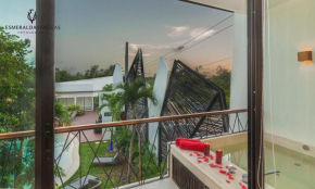 DK13 Surround Yourself with Abundant Nature, Plunge pool